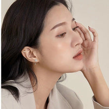 Khuyên tai LAMY Twisted Lock Snowflake Shaped Silver women's earrings CDE3108SV