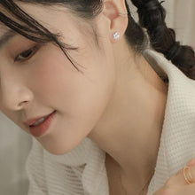 Khuyên tai LAMY Dongdaemun Twisted Knot women's earrings CDE3109SV
