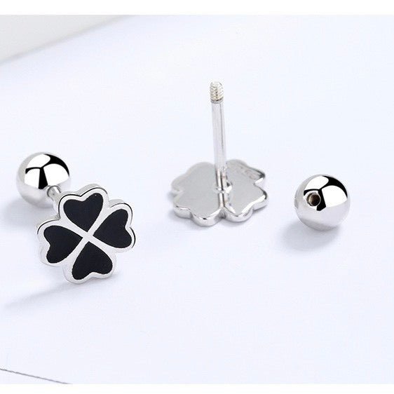 Lucky Black Four Leaf Clover Earrings Silver, mỗi chiếc là cỏ bốn lá nhỏ