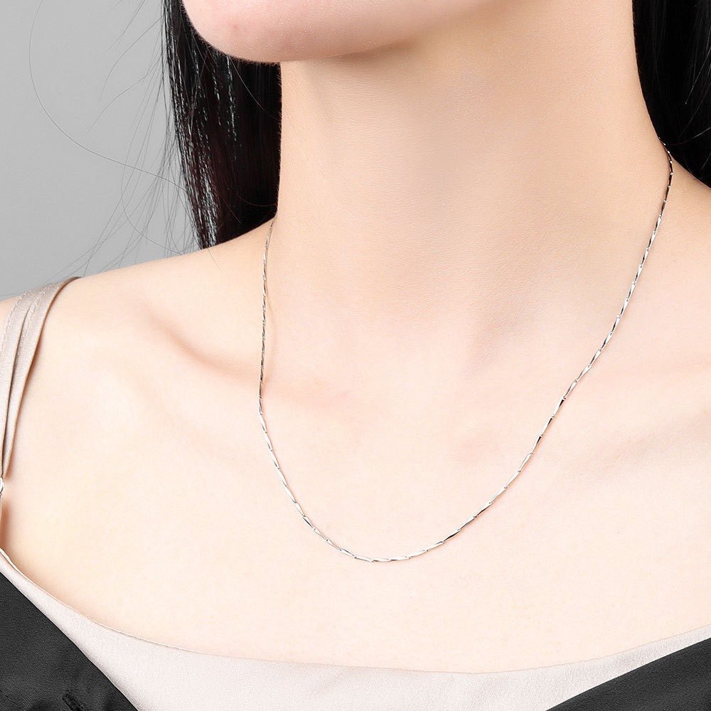 Delicate Thread Necklace Silver