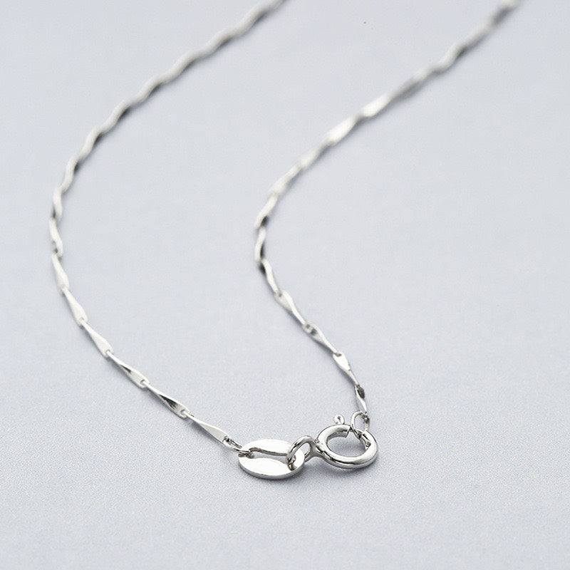 Delicate Thread Necklace Silver