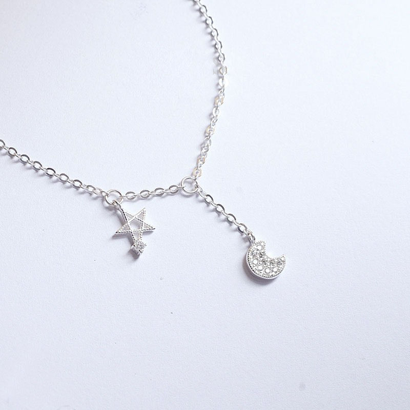 Moonlit Star Sky Anklet Silver, dây xích mảnh treo ngôi sao trơn và vầng trăng khuyết phủ đá nhỏ
