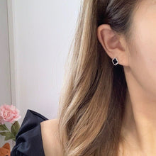 Khuyên tai LAMY  Four Leaf clover women's earrings studded with stones CDE3196SV