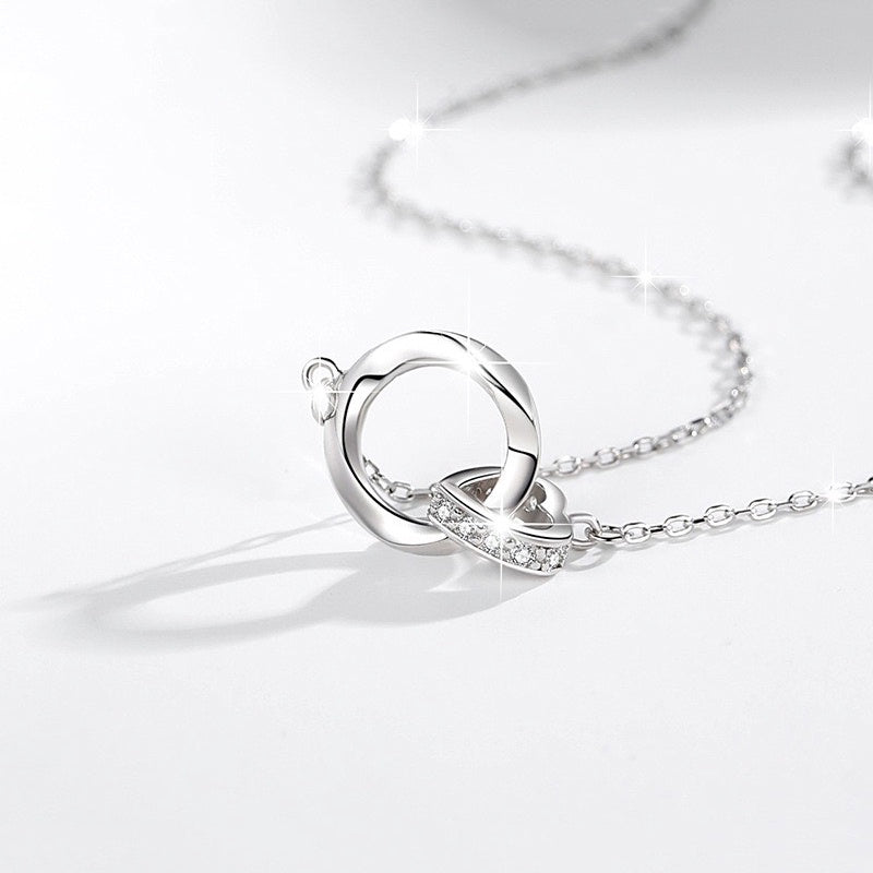 Eternal Heart Planet Necklace Silver, mặt hai vòng lồng vào nhau