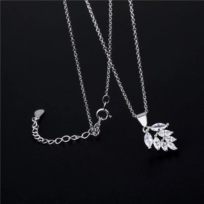 Crystal Leaf Clavicle Necklace Silver