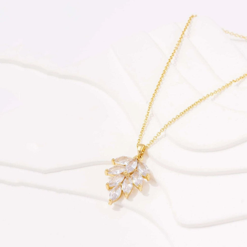Crystal Leaf Clavicle Necklace Gold
