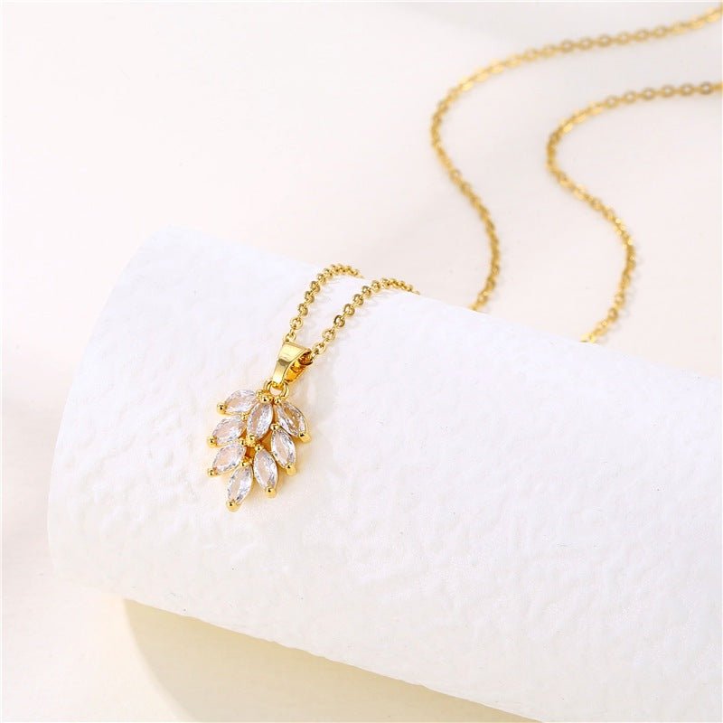 Crystal Leaf Clavicle Necklace Gold