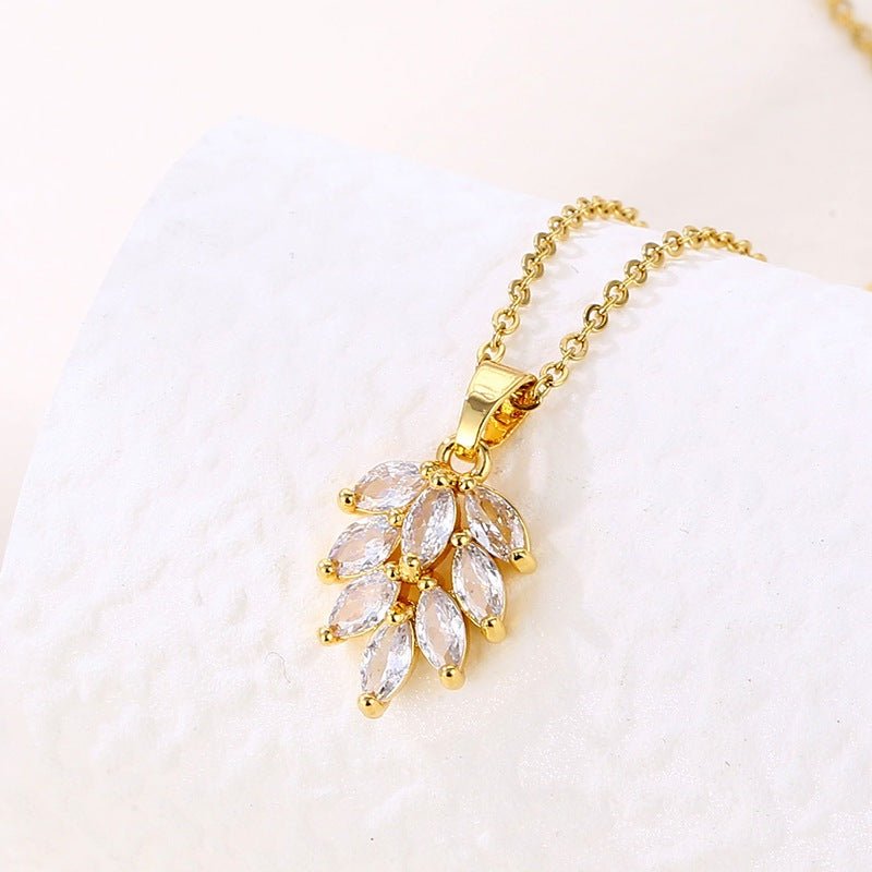 Crystal Leaf Clavicle Necklace Gold