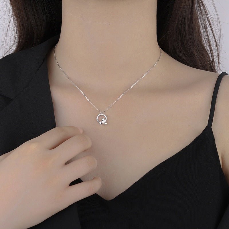 Sparkling Herbarium Circle Necklace Silver