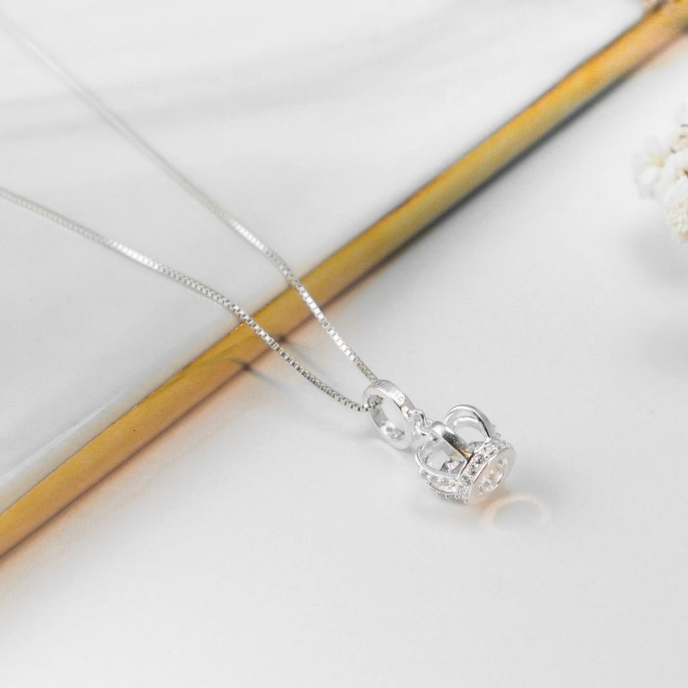 Crown Charm Necklace Silver, mặt vương miện nhỏ dáng khối tròn