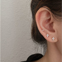 Khuyên tai LAMY  Sparkling Cross Silver Earrings CDE3272SV