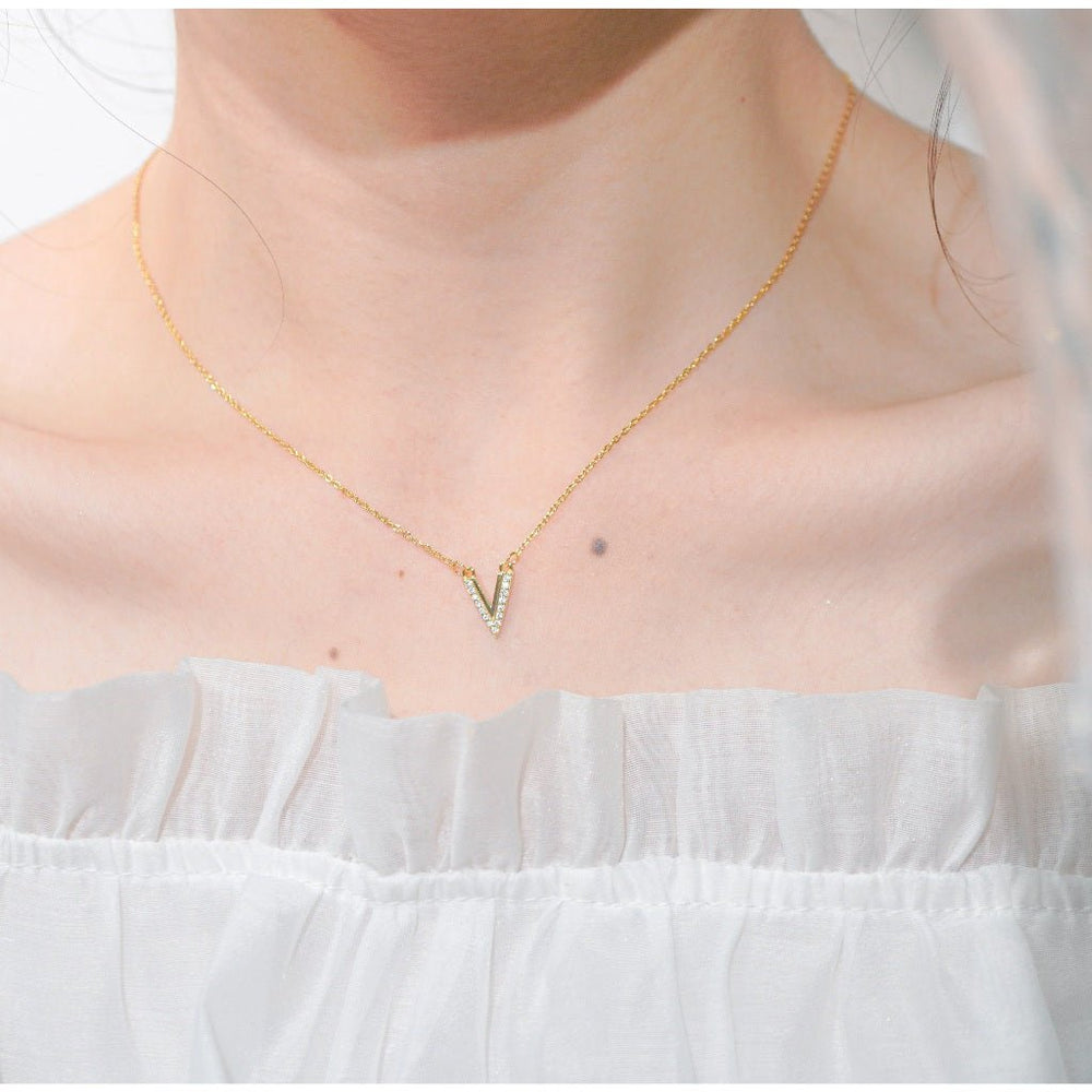 V Shaped Pendant Necklace Gold