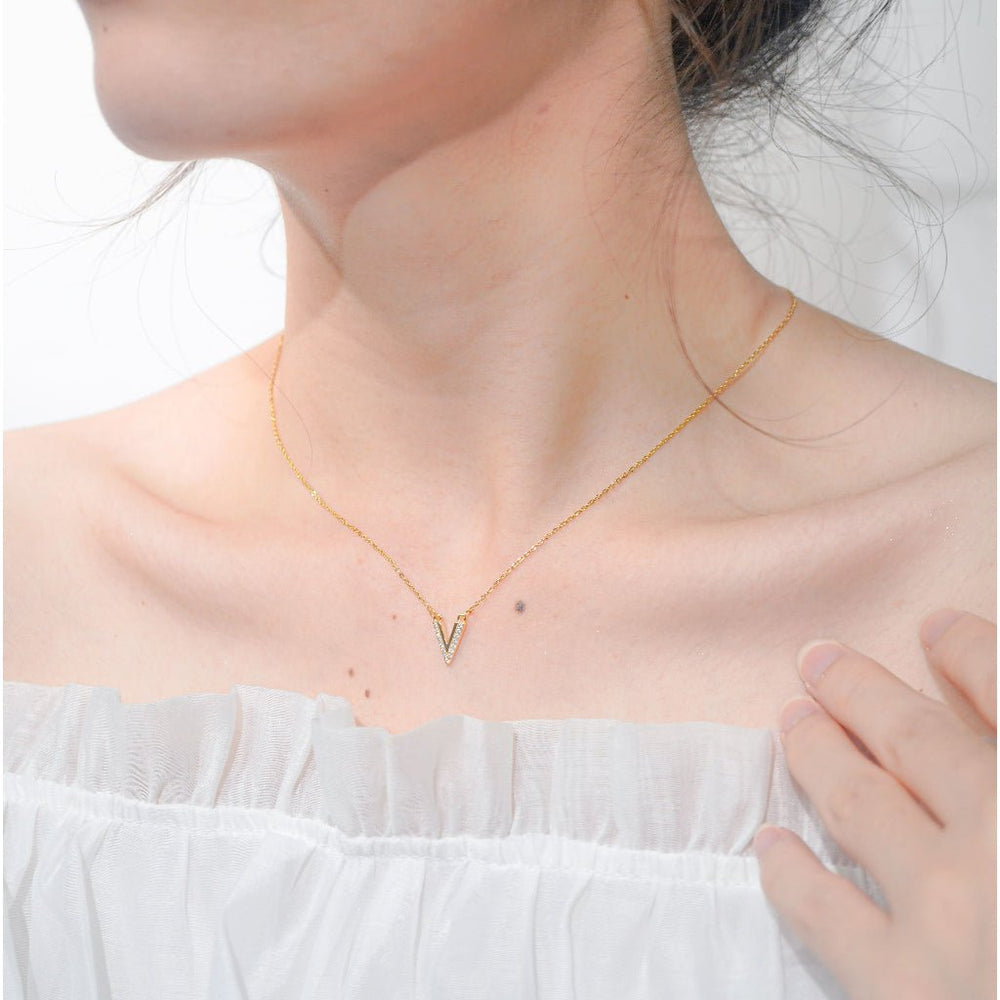 V Shaped Pendant Necklace Gold