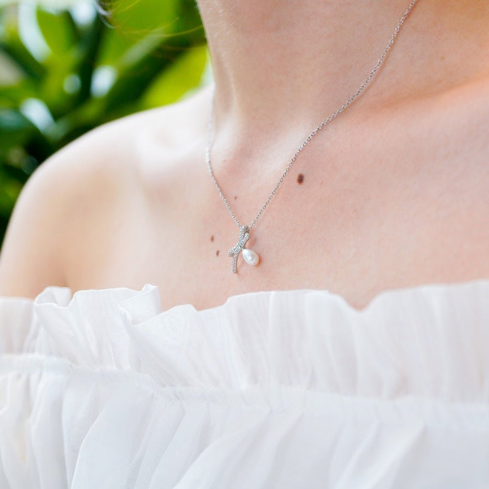 Bow Charm Necklace Silver