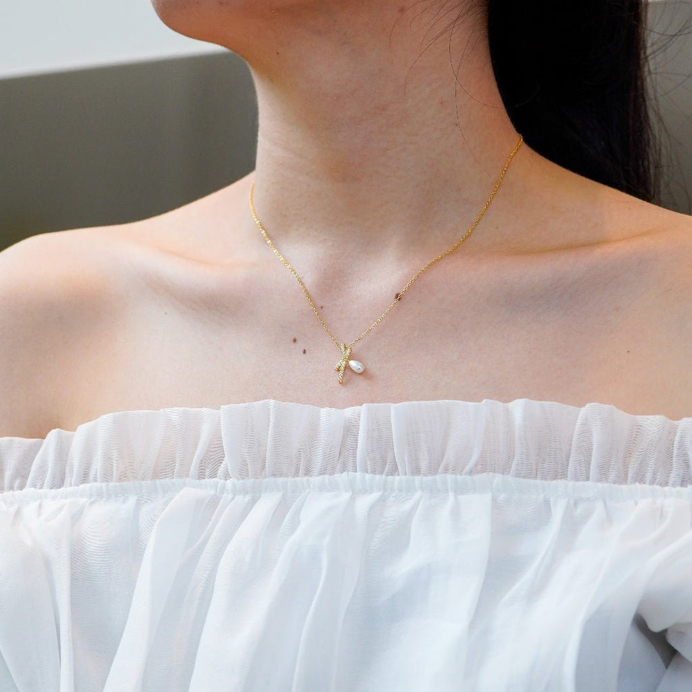 Bow Charm Necklace Rose Gold