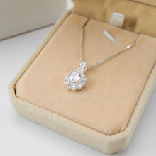 Dây chuyền LAMY Crystal Flower Pendant Silver Necklace CDE6252