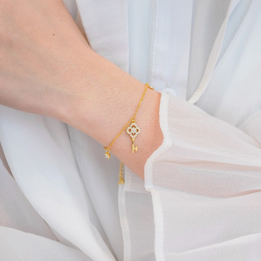 Flower Key Bracelet Gold
