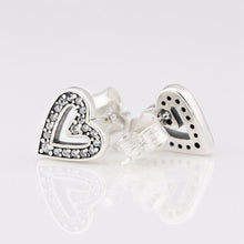 Khuyên tai LAMY Sparkling Freehand Heart Stud Silver Earrings CDE3276SV