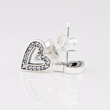 Khuyên tai LAMY Sparkling Freehand Heart Stud Silver Earrings CDE3276SV