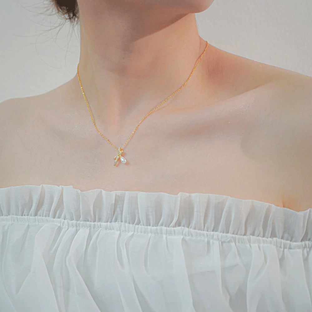 Bow Charm Necklace Gold