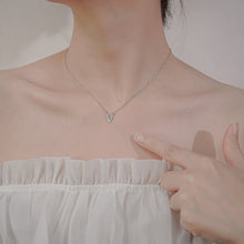 Dây chuyền LAMY Luxury V Shaped Pendant Silver Women's Necklace CDE6390SV