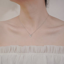 Dây chuyền LAMY Luxury V Shaped Pendant Silver Women's Necklace CDE6390SV