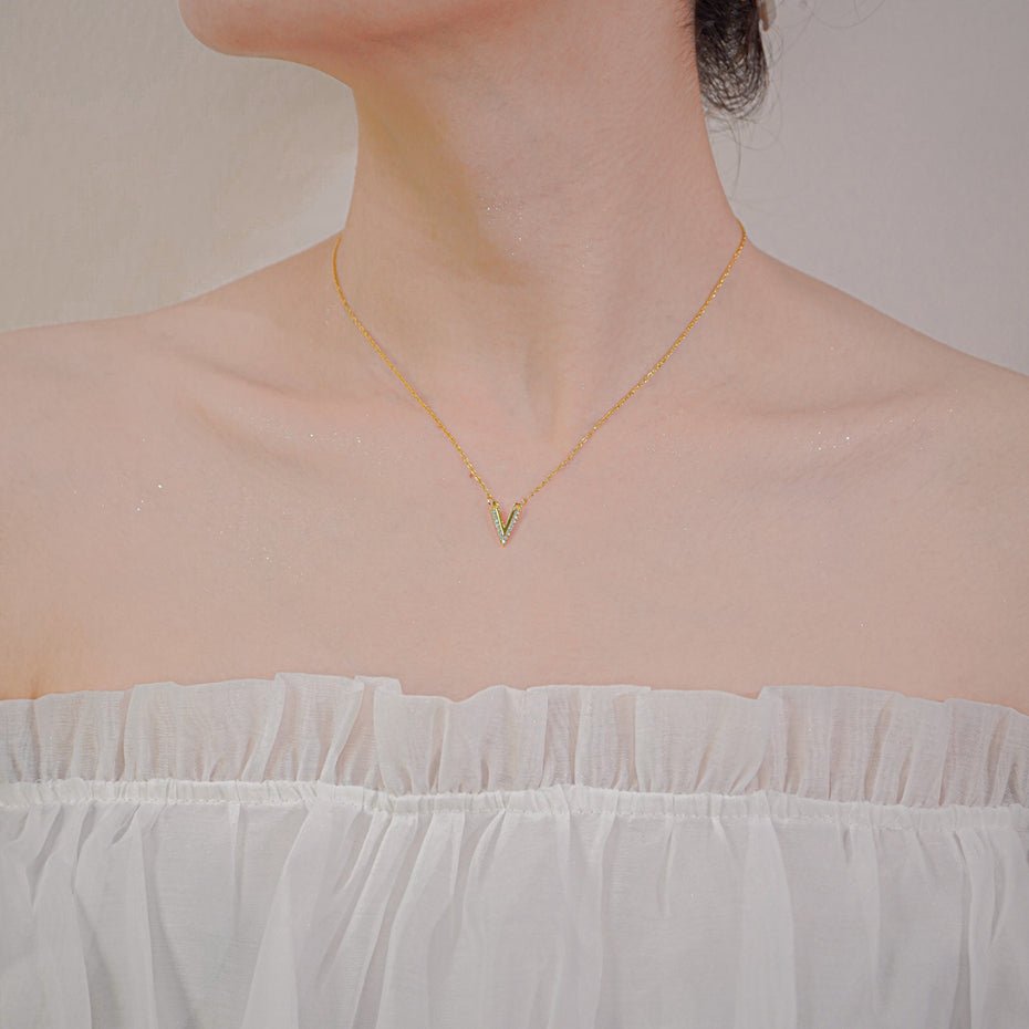 V Shaped Pendant Necklace Gold