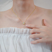 Dây chuyền LAMY Graceful Leaf Pendant Gold Women's Necklace CDE6386GG