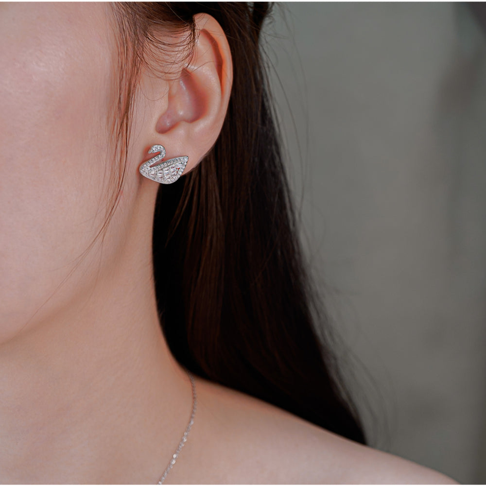 Crystal Swan Earrings Silver - 3262SV đeo tai