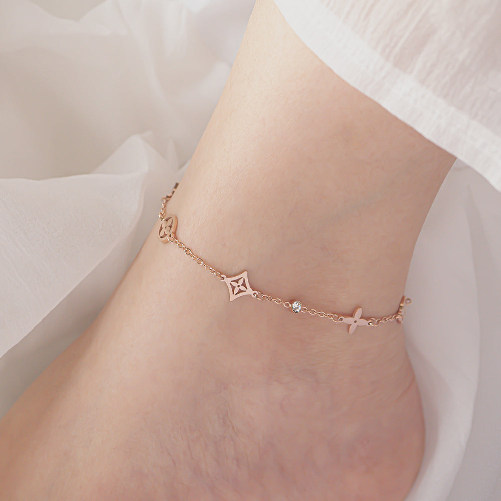 Lucky Anklet Rose Gold - 9005RG đeo chân