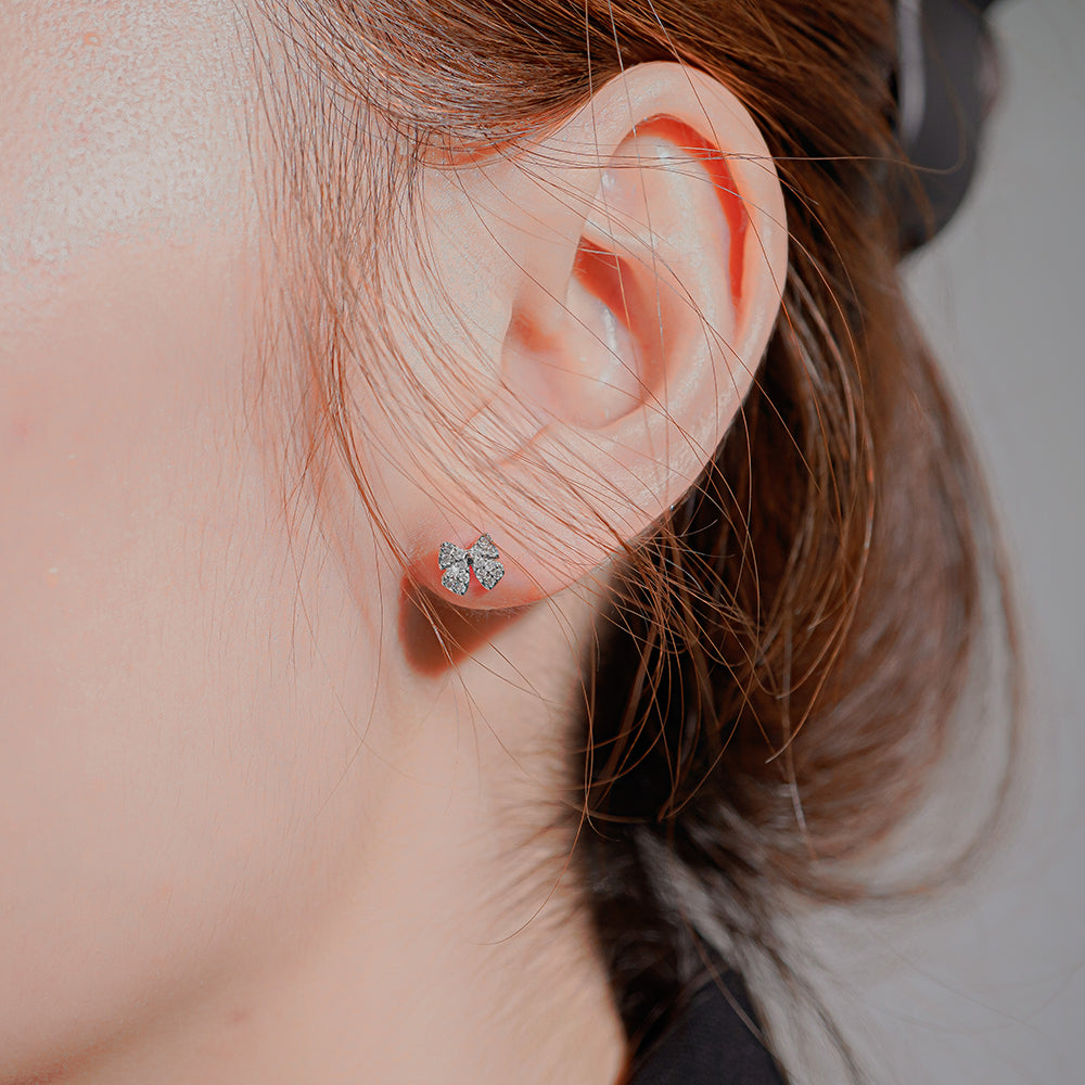 Bow Earrings Silver - 3026SV đeo tai