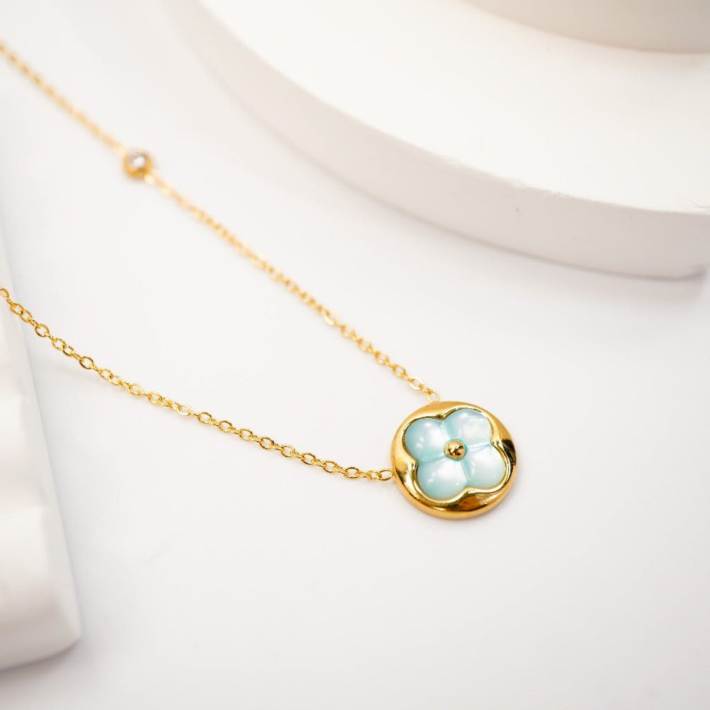 Four Leaves Round Necklace Blue