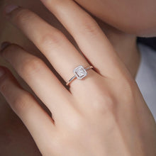 Nhẫn kim cương Moissanite LAMY Elegant Emerald 4x6mm kiểm định GRA CDEDR037 - Hàng chính hãng đã kiểm định