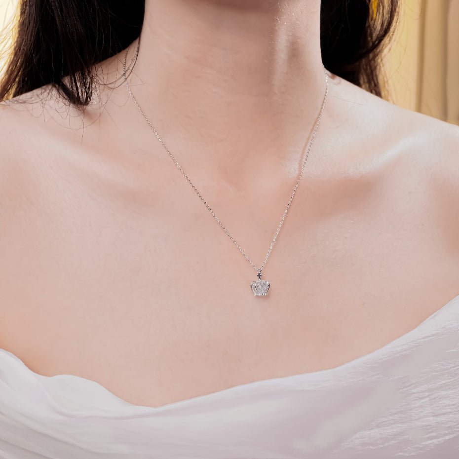 Elegant Crown Necklace Silver