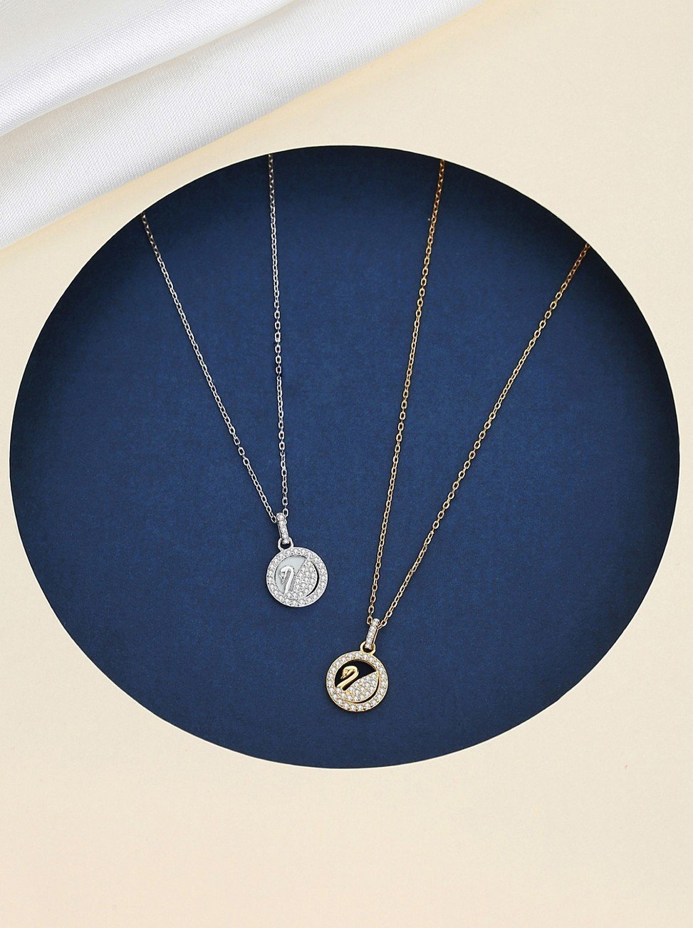 Pendant Swan Necklace