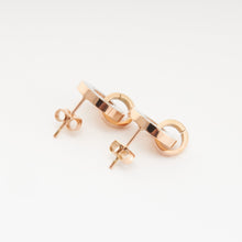 Khuyên tai LAMY Piece Stud Earrings White CDE3011RG