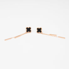 Khuyên tai LAMY Clover Tassels Earrings CDE3013BL