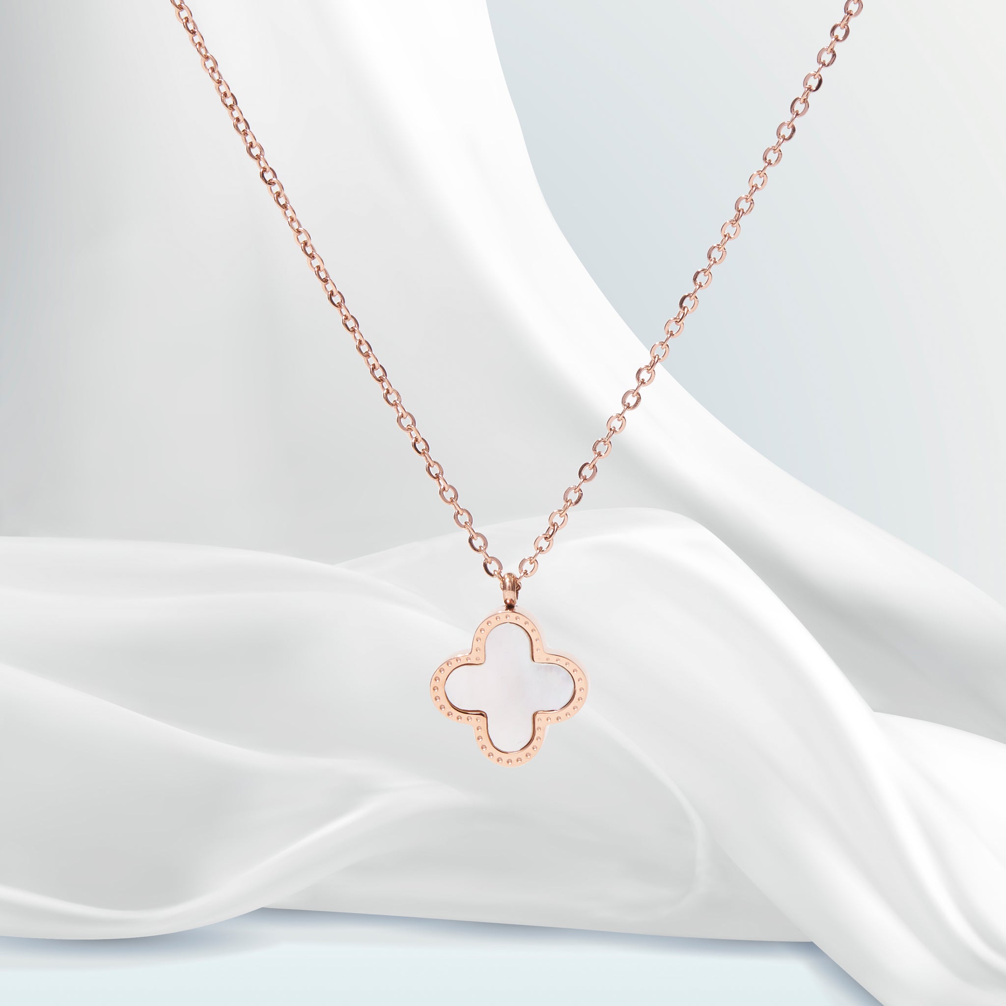 Dây chuyền CDE Two-sided Lucky Leaves Necklace Rose Gold CDE6026RG