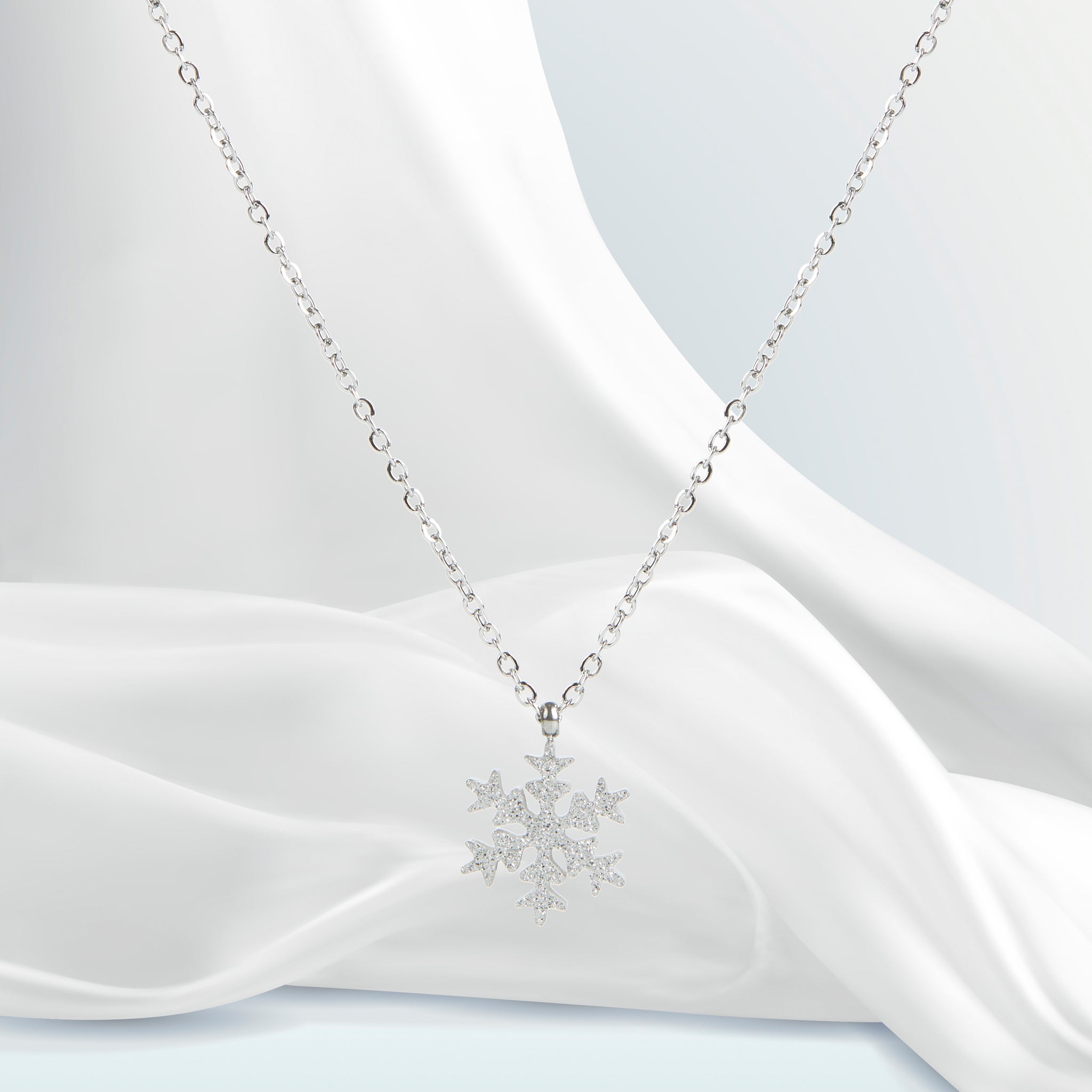 Dây chuyền CDE Romantic Snowflake Necklace Silver CDE6033SV