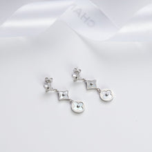 Khuyên tai nữ CDE Four Leaves Earrings Silver CDE3024SV