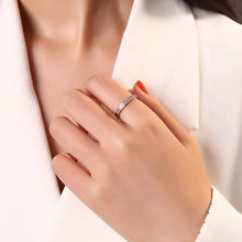 Nhẫn LAMY Semi Eternity Ring CDE8018RG