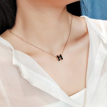 Dây chuyền nữ H-shaped Black Necklace CDE6028BL