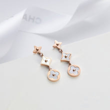 Khuyên tai nữ CDE Four Leaves Earrings Silver CDE3024RG