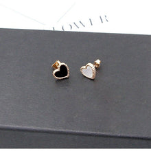 Khuyên tai LAMY Ari Heart Black Earrings CDE3003BL