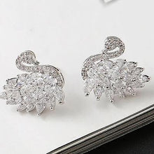 Khuyên tai LAMY Iconic Swan Stud Earrings Silver CDE3037