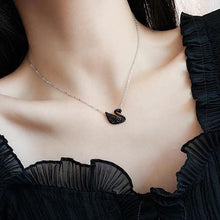 Dây chuyền nữ Black Swan Silver Necklace CDE6041BL