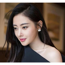 Khuyên tai LAMY Iconic Swan Stud Earrings Silver CDE3037